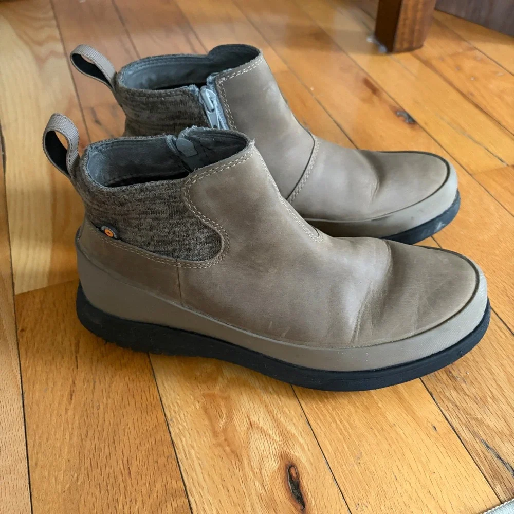 BOGS Womens 7.5 Freedom Ankle Suede Leather Ankle Boot